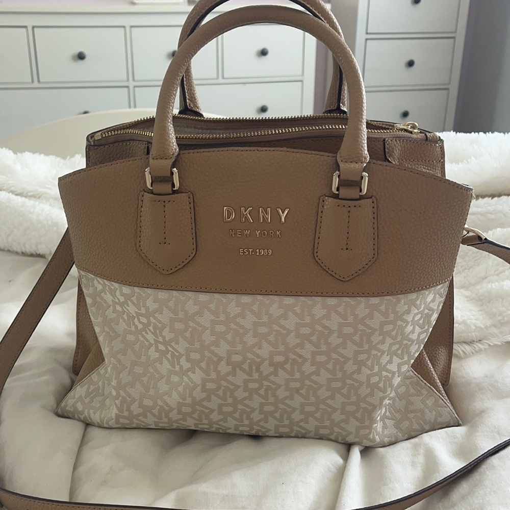 DKNY purse - limited edition